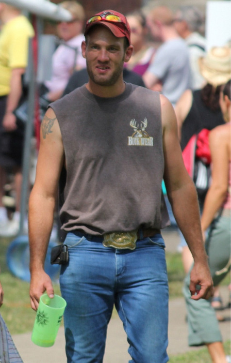 marlborocountry:He looks good coming and going but I would really like to see him cumming!