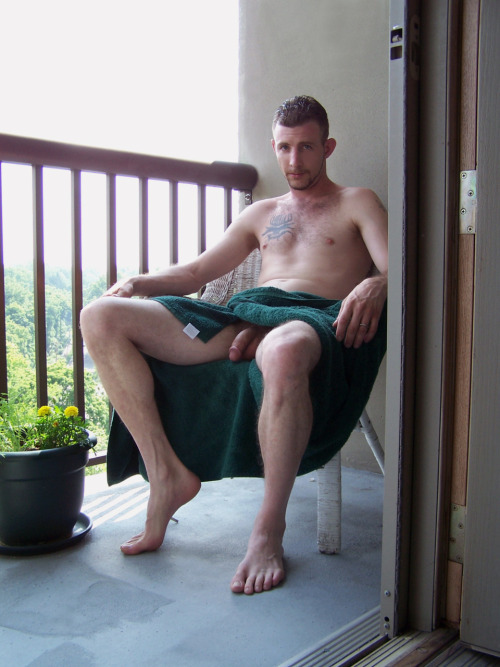 homoerotic-bromance:  http://homoerotic-bromance.tumblr.com/