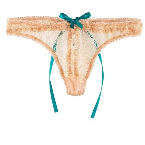 dentellesetfroufrous:  Paradis by Mimi Holliday 