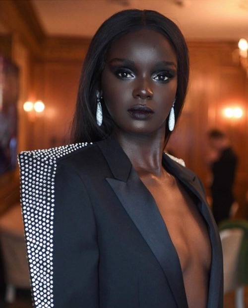 darkmelaningirls:@ duckieofficial