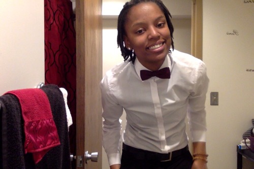 experiencegreatness:  Long Day of Performing Poetry = Bathroom Photoshoots