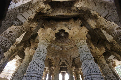 ancientart: The Sun Temple at Modhera in Gujarat, India, erected by king Bhim Dev I.  The Solankis, who ruled Gujarat and Rajasthan, were avid temple builders. Despite principally worshiping Shiva, they claimed lineage from Pandu, thus through