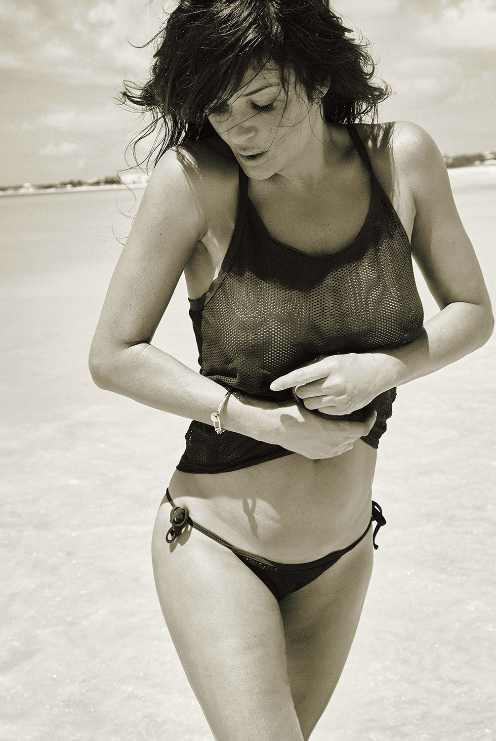 pussylesqueer:  Les Beehive – Helena Christensen by Fred Meylan for Madame FigaroVISIT