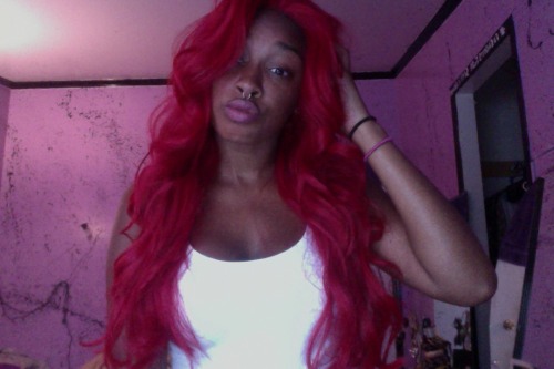 shesbombb:  http://prettylilmonster93.tumblr.com I.G Prettylilmonster