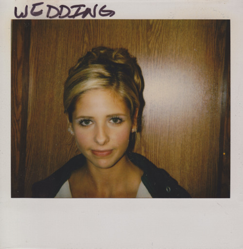 analogwerk:Sarah Michelle Gellar photographed on the set of Buffy The Vampire Slayer; 1998-1999.