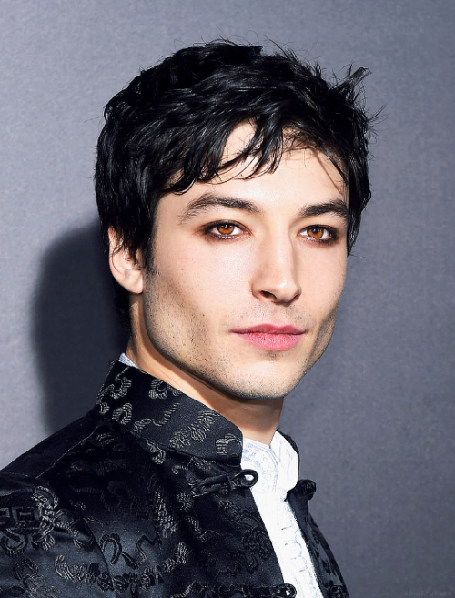 sohieturner:Ezra Miller attends the “Fantastic Beasts And Where To Find Them” World Prem