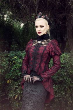 Gothicandamazing:  Model: Mary De Lisphoto: Nick Ribeirojacket: Punkrave  Here /Skirt: