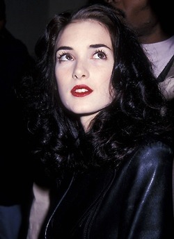 classypain:  I wished I could be so beautiful like winona 