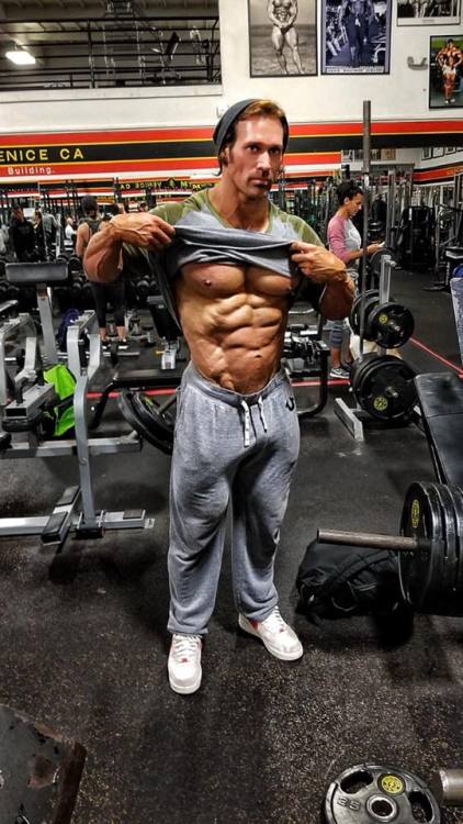 musclecomposition:Classic bodybuilder, Mike O’Hearn