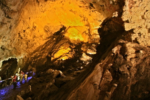 lutnistas:Vrelo Cave in the Matka Canyon ( North Macedonia ) 