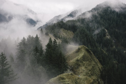 vicgarciaphotography:  Here’s a shot from the Garcia mens’ Christmas Eve hike up to the top of Munra Point 