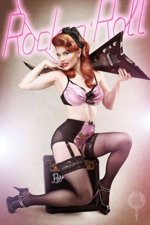 alternative-pinup:  Alternative Pinup girl  follow 4 more