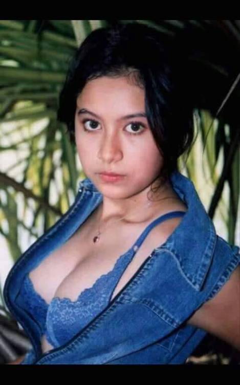 encik-bra: Balkisyh-Blue Bra Sapa kenal ni..pelakon cerita mak cun..ni gambar masa dia dulu2..giler 