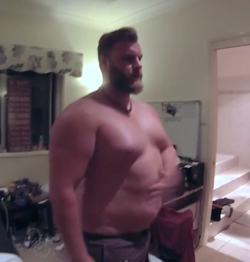 bigbellyboiz: He’s beefing up nicely.