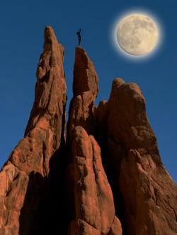 moonipulations:  Sandstone Full Moon - Photography by Peter Holme III http://bit.ly/1EsAPte #moon #desert #hiking﻿