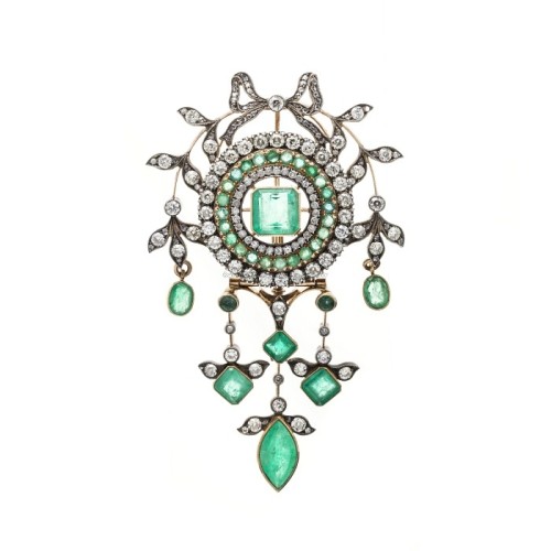 carolathhabsburg:Emerald and diamond brooch by Faberge. Early 1900s.