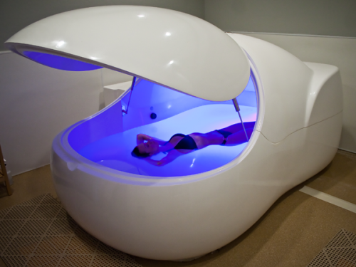 themamafrog:  considerthishippie:  What is a flotation tank?  500 kg of Epsom salts are added to 1000 litres of water, creating a 30 cm deep solution, which is heated to 35.5 degrees C (skin temperature). The temperature of the water means that once
