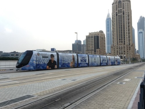 Tram at Palm Jumeirah station in Dubai. ドバイのパームジュメイラ駅でトラム撮影。