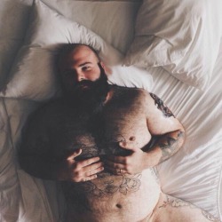 Mynameisdubs:yoquierouno:  In Bed With My Bear.   The Dudes I’m In Bed With In