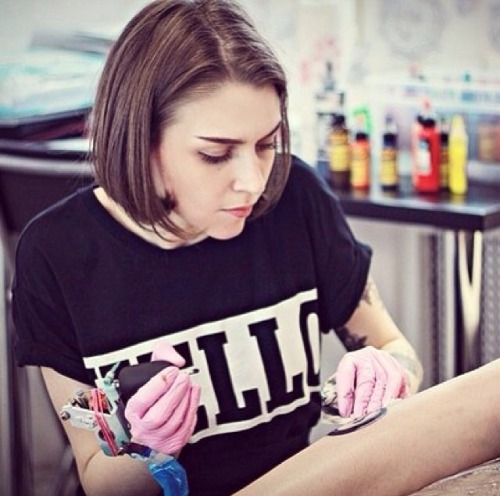 Porn Pics creativocollective:  Awesome tattoo artist,