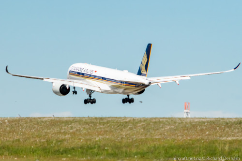 Singapore Airlines A350 landing at ChristchurchType: Airbus A350-941Registration: 9V-SMMLocation: Ch