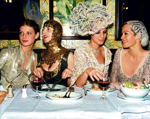 femmequeens: Angela Lindvall, Isabella Blow, Vanessa Bellanger, and Lady Amanda Harlech photographed