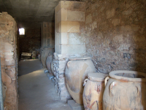 The palace of Phaistos, located in the south of Crete, was the second biggest Minoan palace. As the 