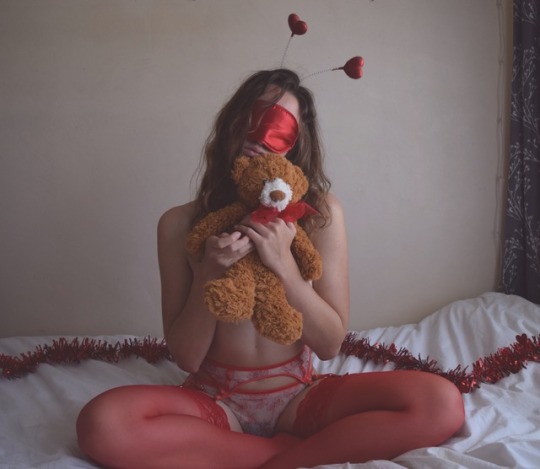 xhamsters:  yagirldubs:  ssooOooOo if you’re not subscribed to my OnlyFans…. you’re missing out on this cuteness in my February photoshoot!! uff how could you even!see the full lewd, 47 photo set here:OnlyFans.com/yagirldubs   Follow xHamsters for