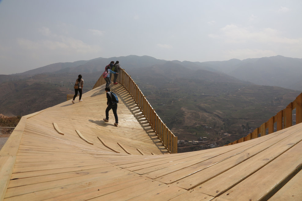 The Warp - John Lin + Olivier Ottevaere - a rest area and roadside market built