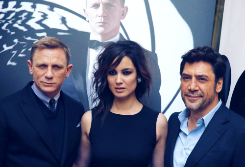 littlethankto-someone-eachday: Daniel Craig, Javier Bardem &amp; Bérénice MarloheJ