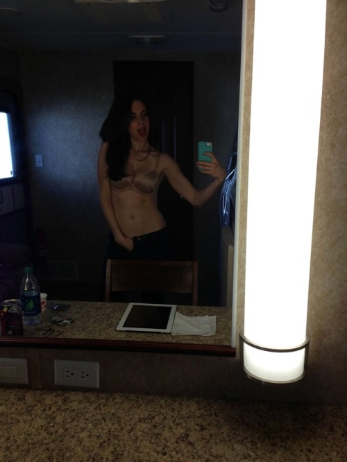 espinosa1989:  Alison Brie leaked nude pictures.