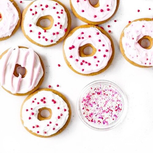 meghanrosette:national post a picture of donuts day (at i dont even like donuts im just being trendy