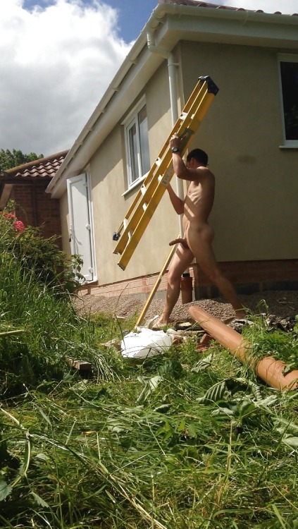 always-nude:  always-nude.tumblr.com 