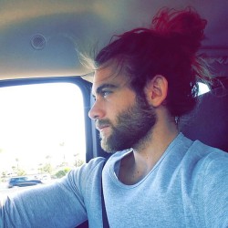 itisforthekids:  It’s Mondaaayyyy, man bun Monday. 👌😍 #manbun #monday #manbunmonday #brockohurn #marryme @brockohurn