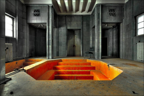 abandonedography: Municipal Bath, Berlin Closed for dilapidation, this municipal bath in the Easter