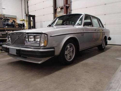 thetyrannosaur: hemmingsmotornews: LS-swapped 1980 Volvo 240 GLE for sale on Hemmings.com @kidzbopde