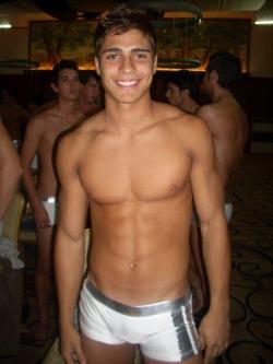 just-a-twink:  Party Boi 