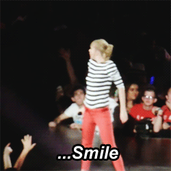 flfteen:Fan runs on stage during Sparks Fly (Glendale, Arizona- 29/05/13)