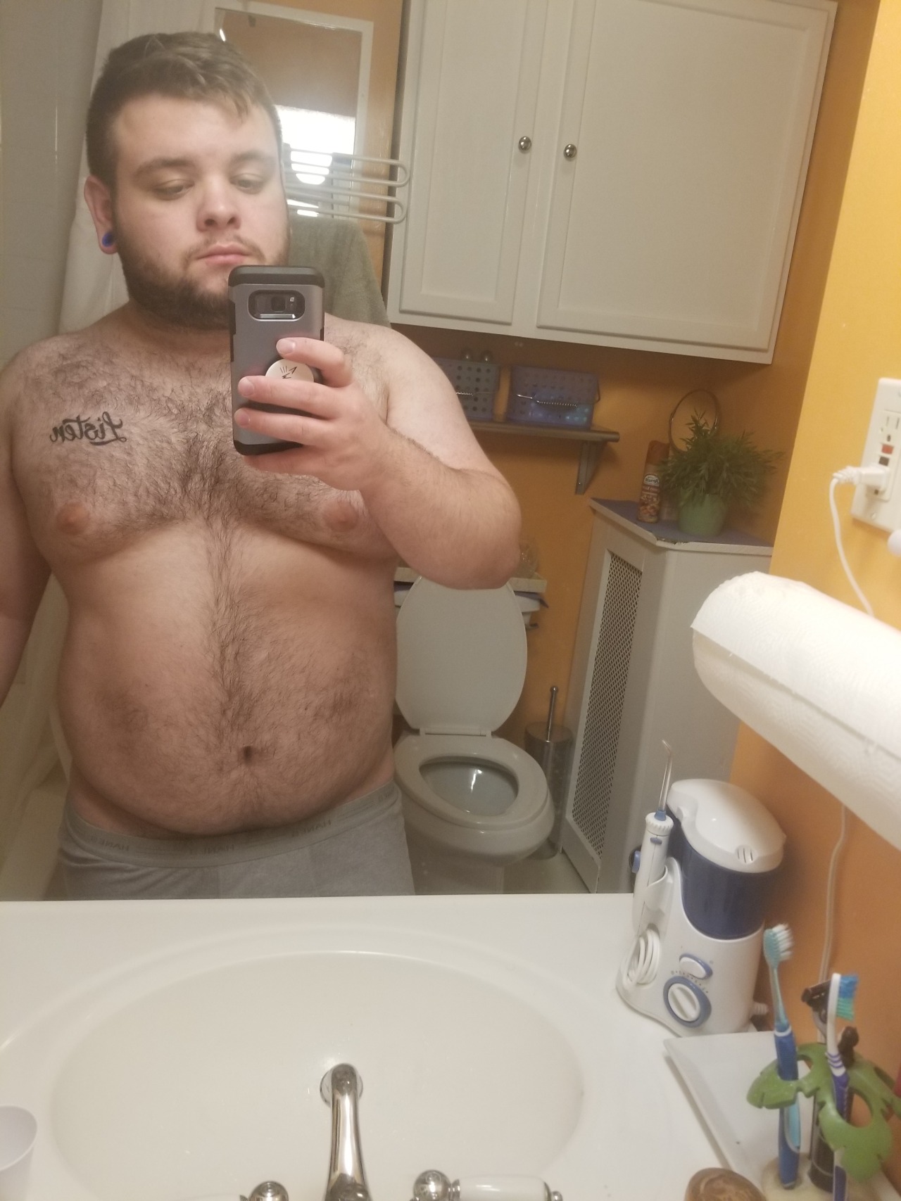 artimues:  ajthecub:  Getting a little chunky may try and lose weight but for now embracing it. Also thank you for 1,000 followers! Love you all 