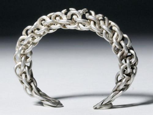 archaicwonder:Viking Silver Braided Bracelet, 10th Century ADThis is a gorgeous and highly wearable 