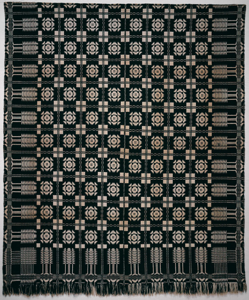 met-american-decor: Coverlet, Virginia Beauty pattern with Pine-tree border, American Decorative Art