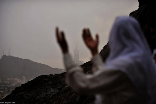 Making Dua on the Mountains of Makkah
From the collection: IslamicArtDB » Photos of Male Muslims Making Dua (59 items)