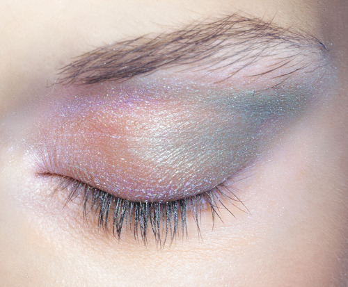 xangeoudemonx:Eye makeup at Jill Stuart Spring 2009.