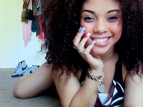 hellyeahstaybeautiful:  hellyeahstaybeautiful 