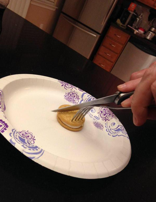 onlinefamous:when your mom doesn’t cook you dinner