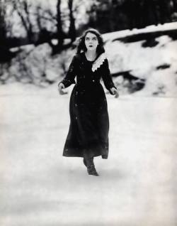 vampsandflappers: vampsandflappers: Happy 125th Birthday to ethereal silent film goddess Lilian Gish! 🍾🎉🎈🎊 Above, an iconic scene from film history: Lilian Gish in the snow in climactic scene from the 1920 DW Griffith film WAY DOWN EAST. The