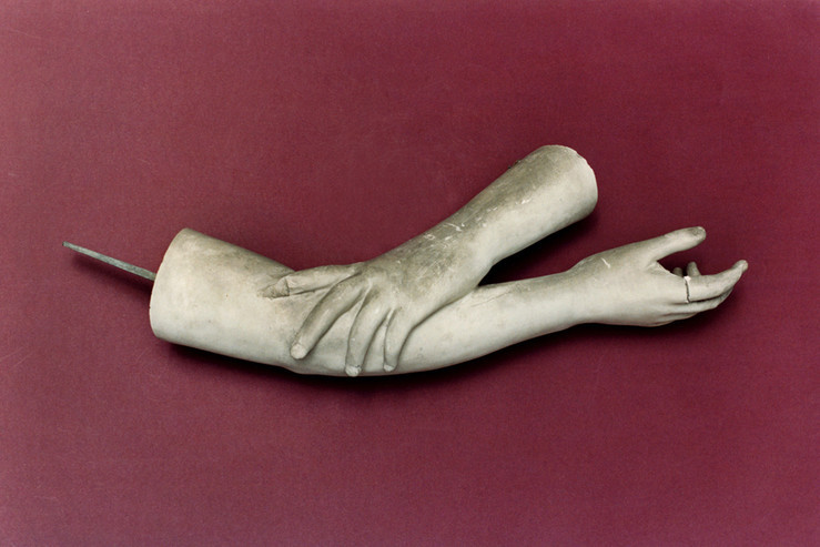 sotlylaisse:lena amuat and zoe meyer- fragment-2014-galerie marine veilleux