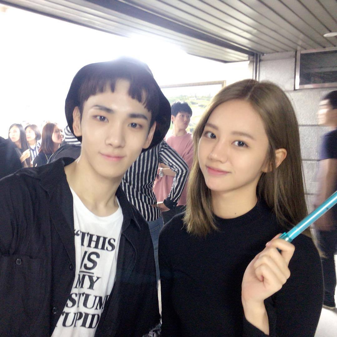 hwangmiyoung:  romanceboys:  (160904) bumkeyktranslation: aack hyeri-nim  @krystalsgirl
