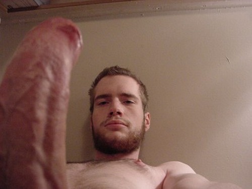 dudepubes:  http://dudepubes.tumblr.com/http://dudegif.tumblr.com/