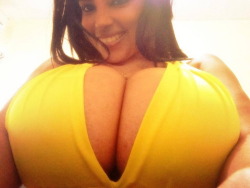 bigboobpornoclub:  Issy also known as Dominican